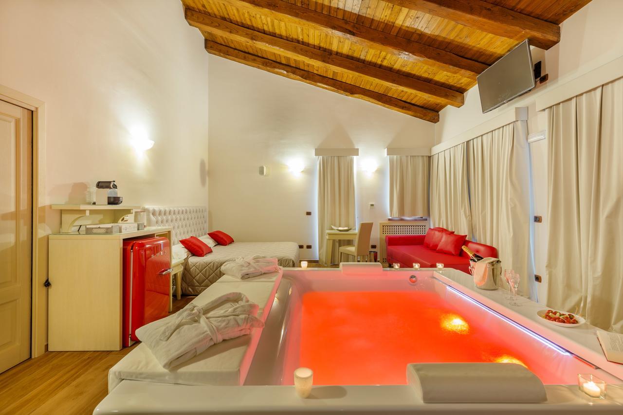 Suite Lit Queen-Size avec Baignoire Spa